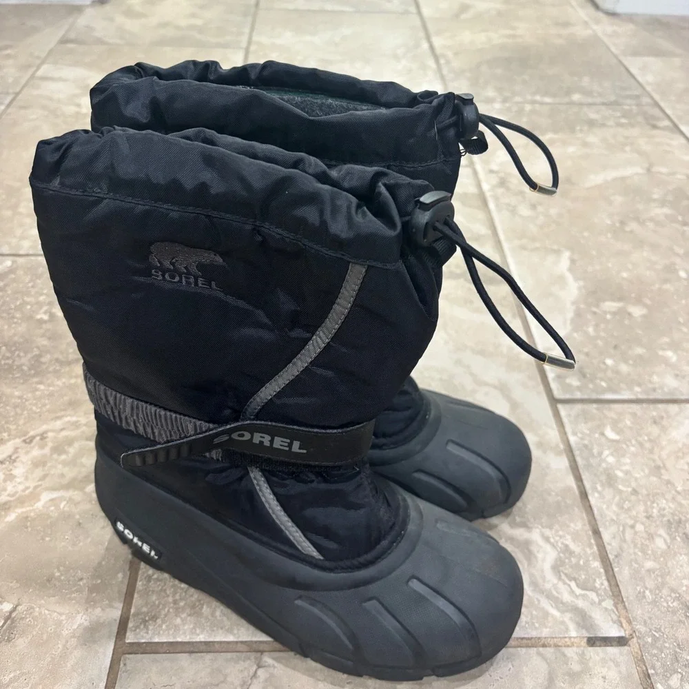 Sorel Kids Super Trooper Black Waterproof Winter Snow Boots NY1885-016 Size 5